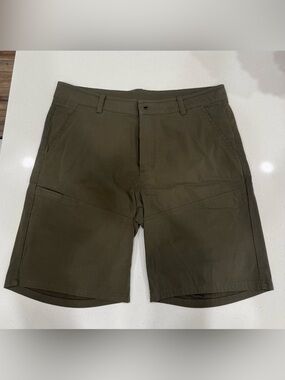 Mountain Hardwear Men's Olive Utility Shorts